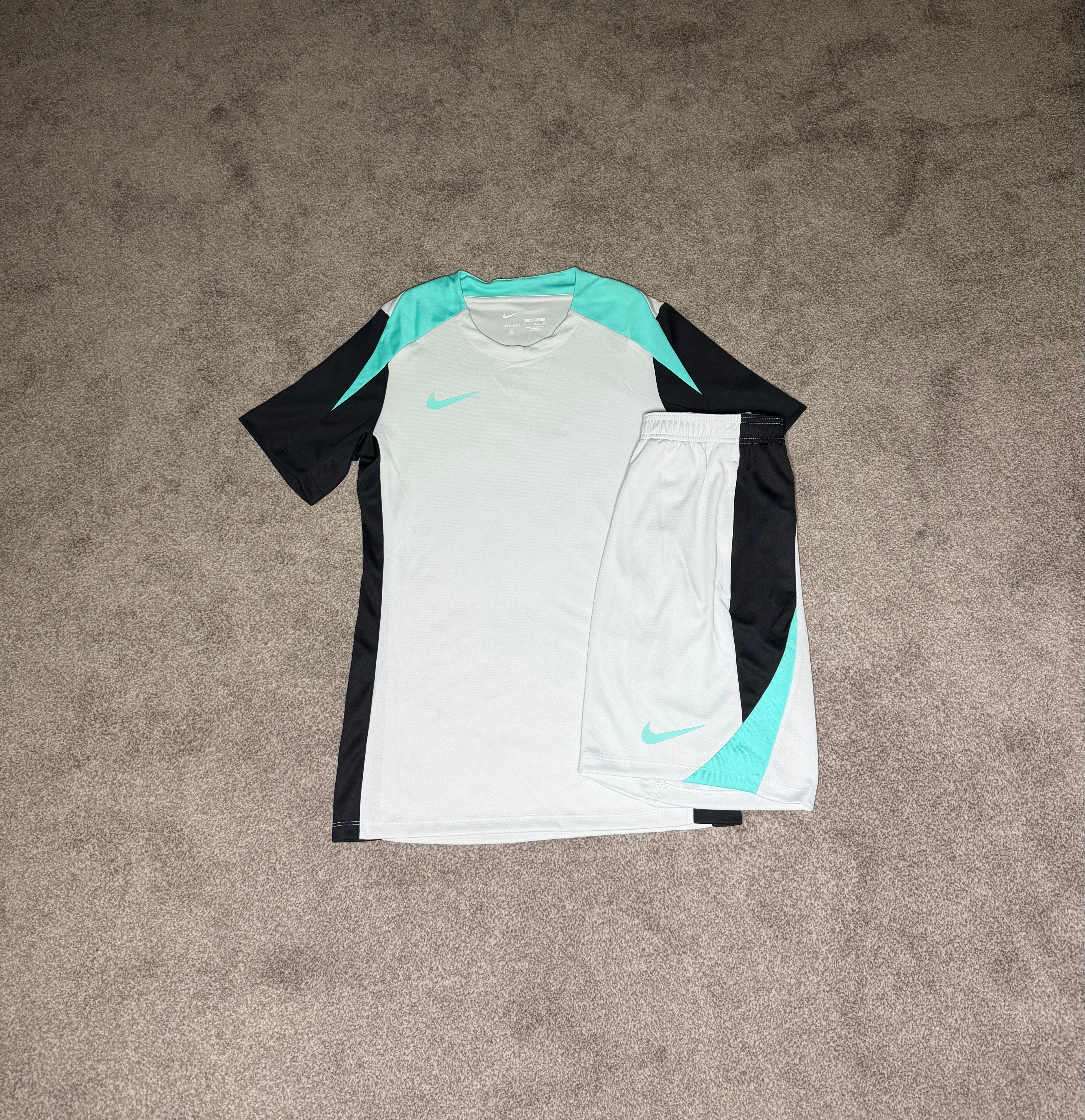 Nike Strike Top & Shorts Set