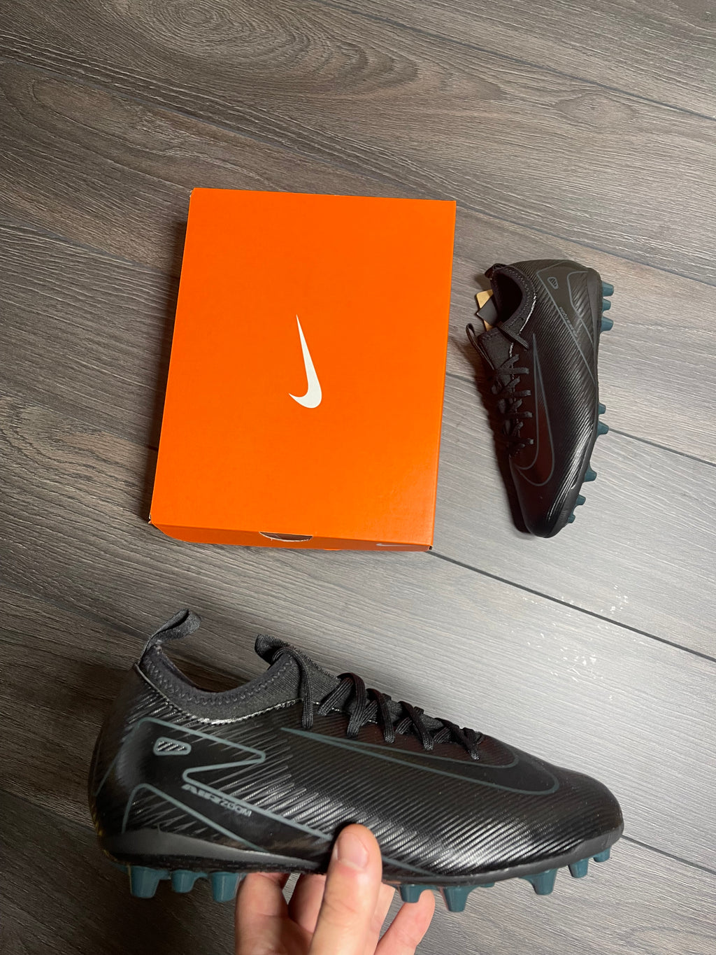 Nike Jr. Mercurial Vapor 16 Academy Artificial-Grass Football Boot