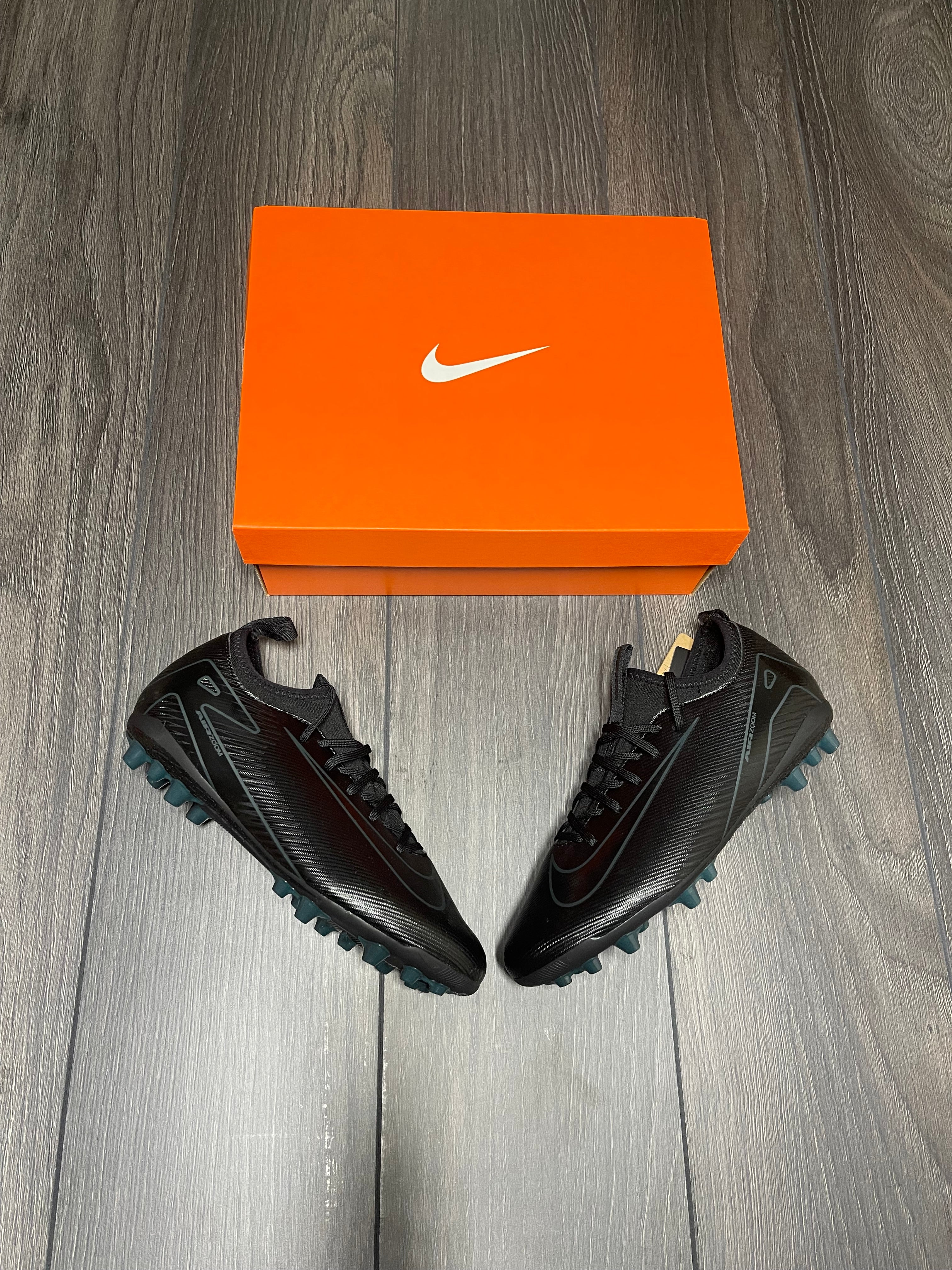 Nike Jr. Mercurial Vapor 16 Academy Artificial-Grass Football Boot